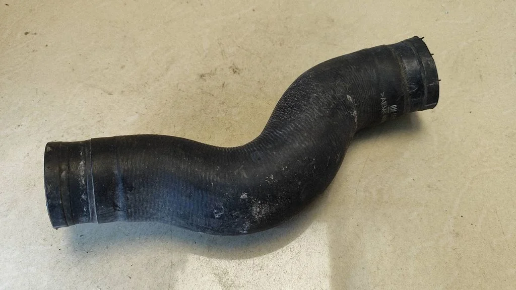 Intercooler hose/pipe 55557037