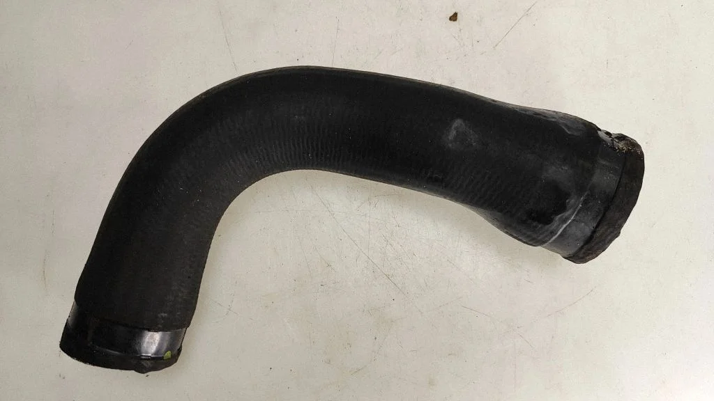 Intercooler hose/pipe
