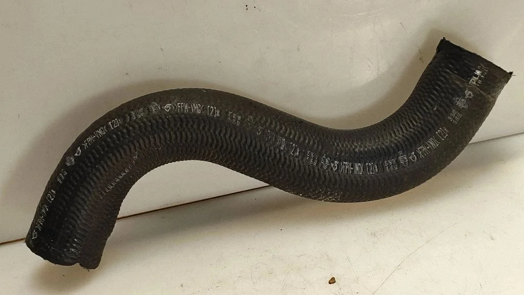 Intercooler hose/pipe