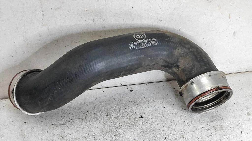 Vahejahuti voolik (-ud)/ toru (-d) – Mercedes-Benz E-klass W210 (1995-2002)