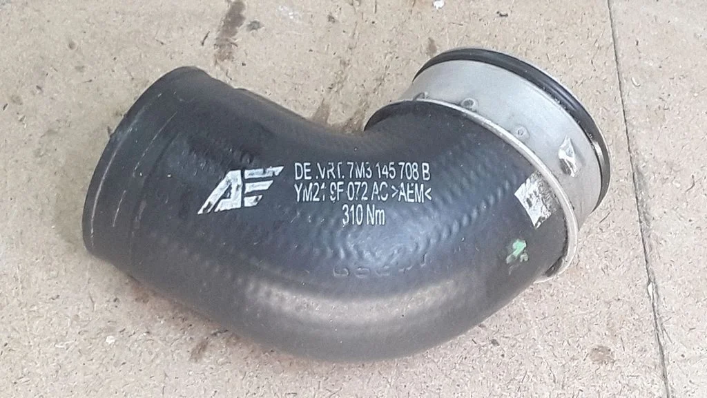 Intercooler hose/pipe 7M3145708B