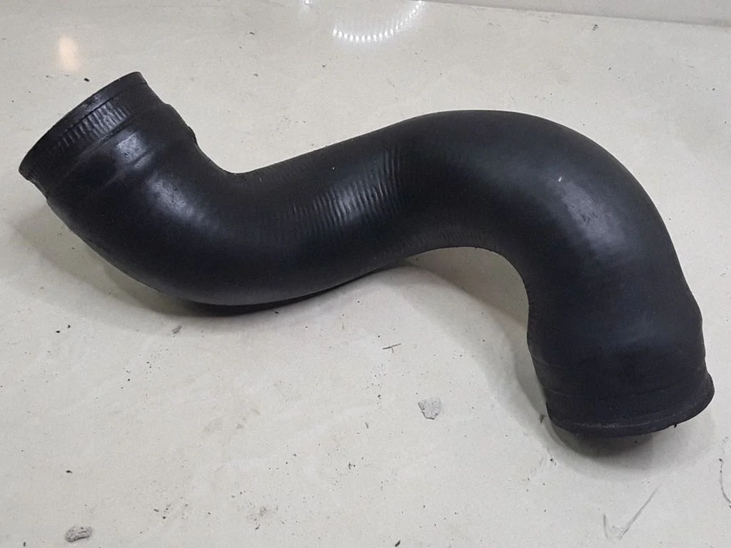 Intercooler hose/pipe – Volkswagen Passat B5 (1997-2000)