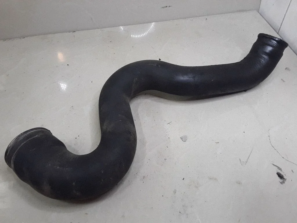 Intercooler hose/pipe – Volkswagen Passat B5 (1997-2000)
