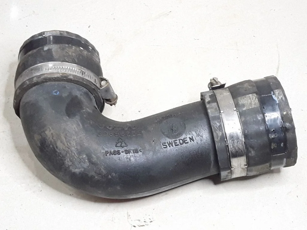 Intercooler hose/pipe – Volvo S60 (2005-2010)