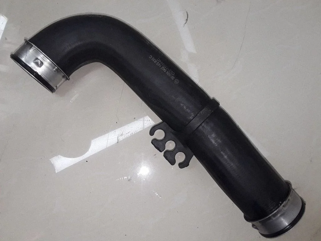 Wąż / rura intercoolera 1K0145838C