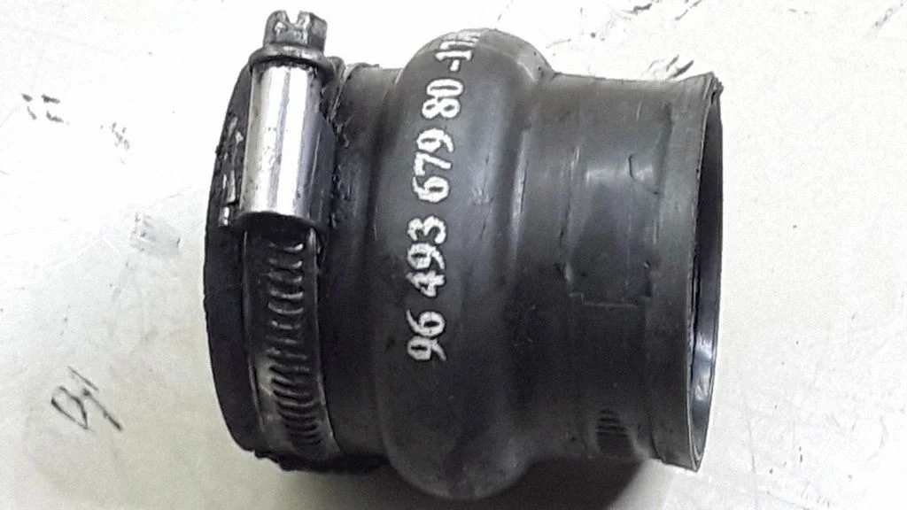 Intercooler hose/pipe – Citroen C4 I (2004-2010)