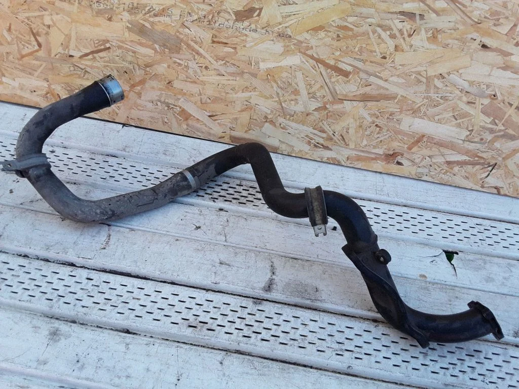 Intercooler hose/pipe 2001998G