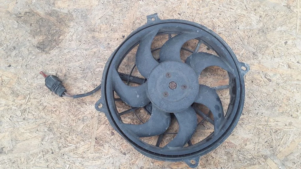 Electric radiator cooling fan 7M3959455A
