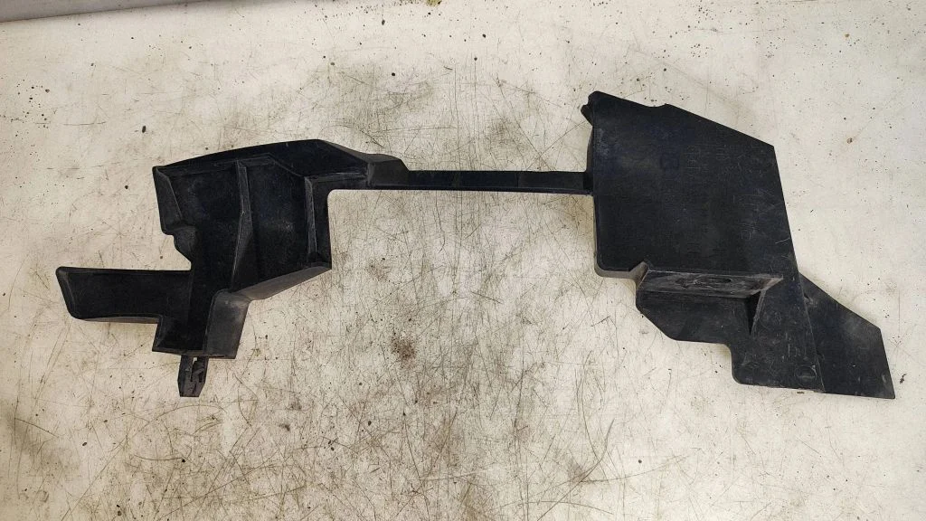 Intercooler air guide/duct channel GS1D56253