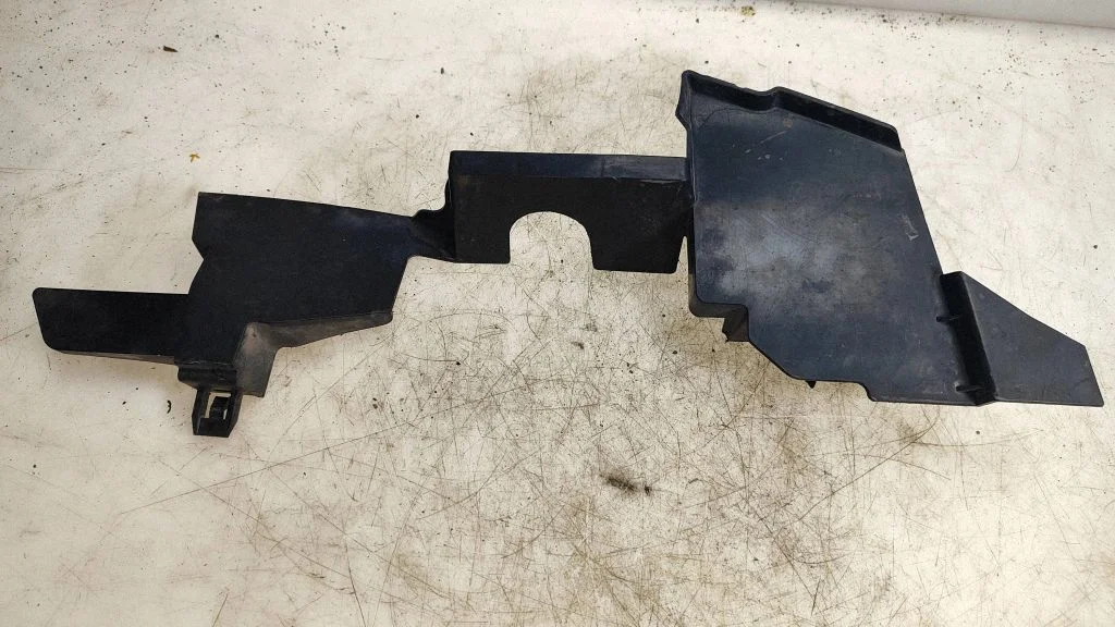 Intercooler air guide/duct channel GS1D56251