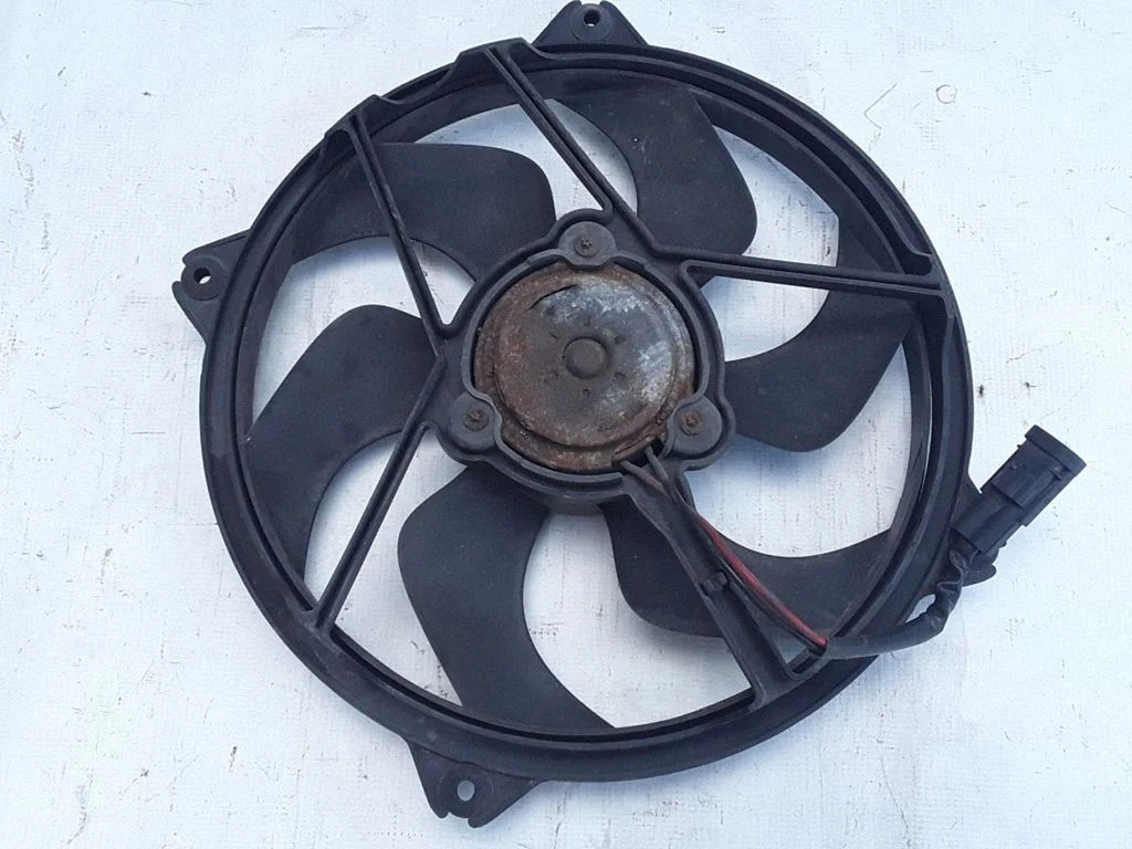 Electric radiator cooling fan