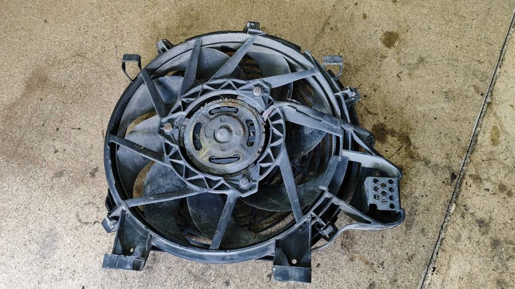 Elektriline radiaatori jahutusventilaator – Opel Corsa C (2000-2006)