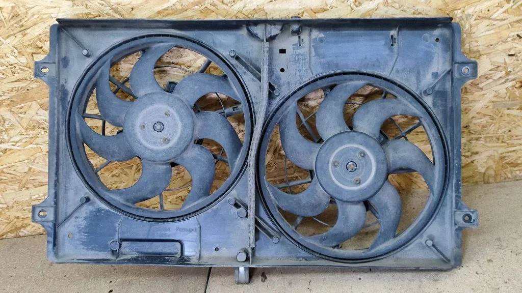 Ventilaatorite komplekt 7M3121203A
