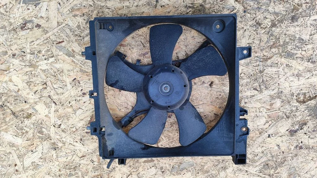 Ventilaatorite komplekt – vasak