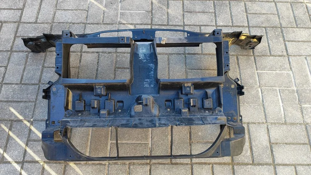 Radiaatori tugipaneel – BMW X1 E84 (2009-2015)