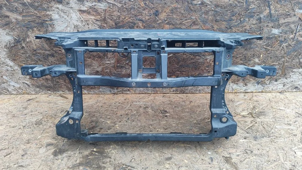 Radiaatori tugipaneel – Volkswagen Passat B6 (2005-2010)