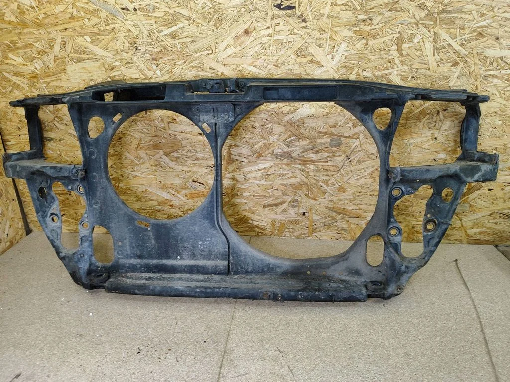 Radiaatori tugipaneel – Audi A4 S4 B5 8D (1994-1999)