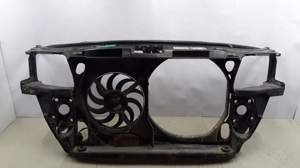 Radiaatori tugipaneel – Audi A4 S4 B5 8D (1994-1999)