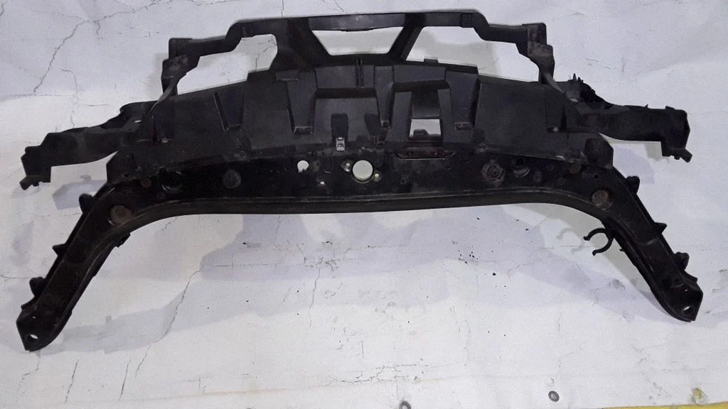 Radiaatori tugipaneel – Renault Scenic II -  Grand scenic II (2003-2006)
