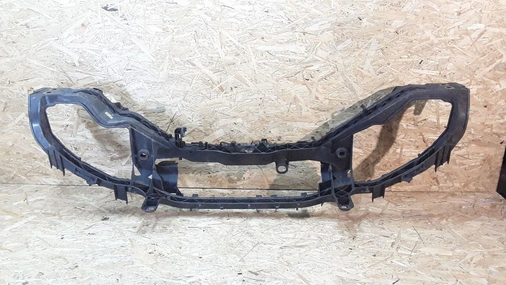 Radiaatori tugipaneel – Ford Focus C-MAX (2003-2010)