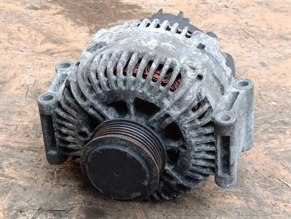 Generaator 06E903016E