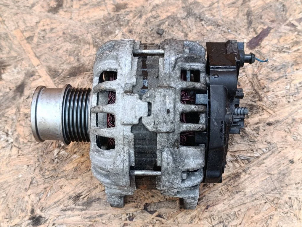 Generaator 04E903015A