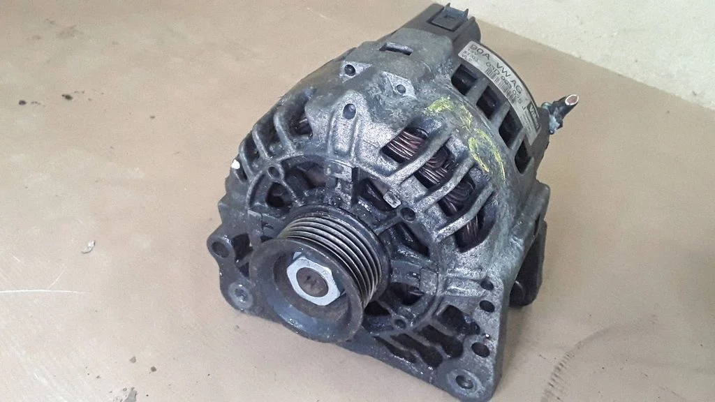 Generaator 03D903025J