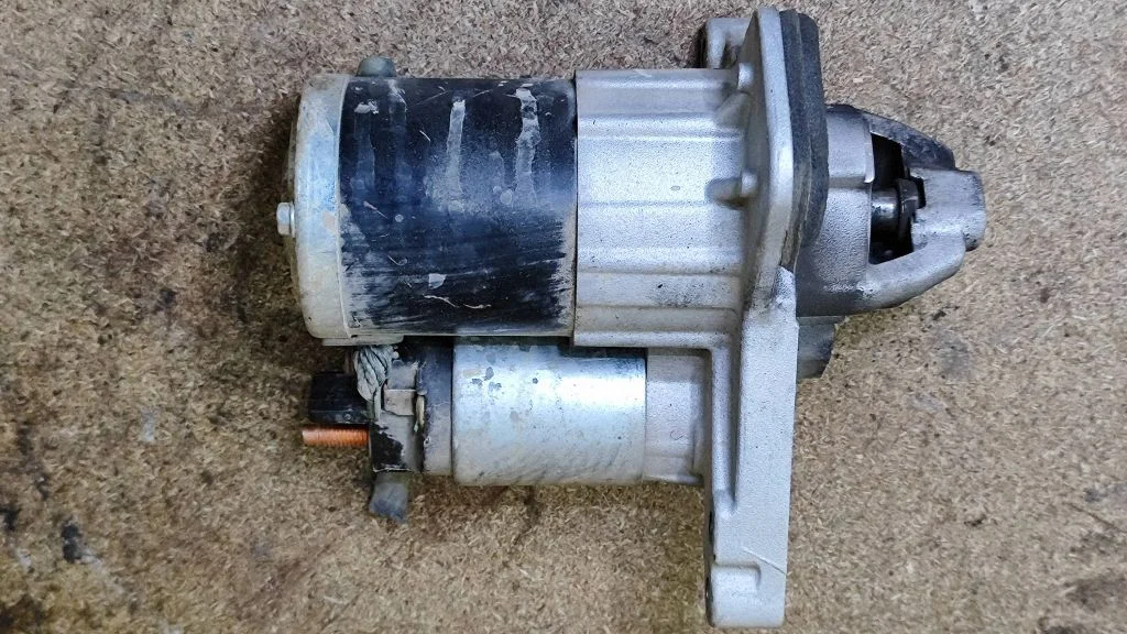 Starter motor 233000557R