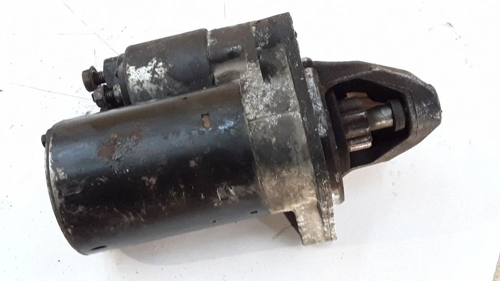 Starter motor 2S6U11000