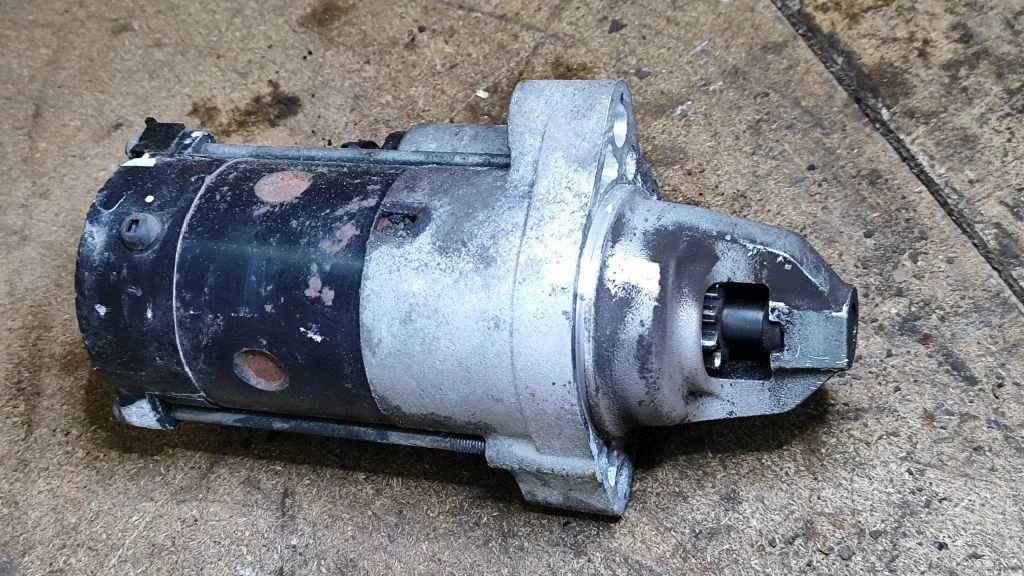 Starter motor M002T85871