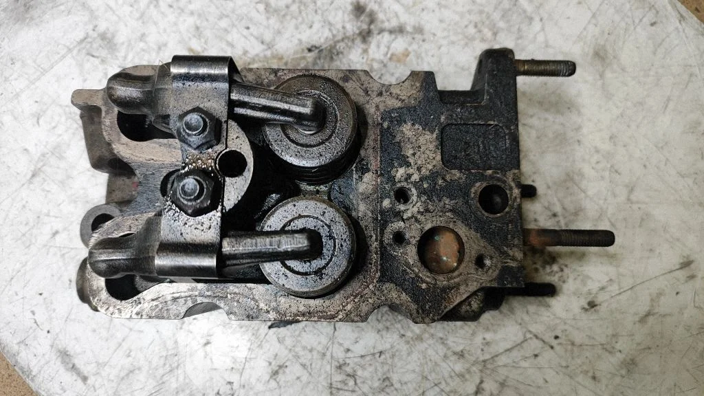 Engine head – Chrysler Grand Voyager III (1995-2000)