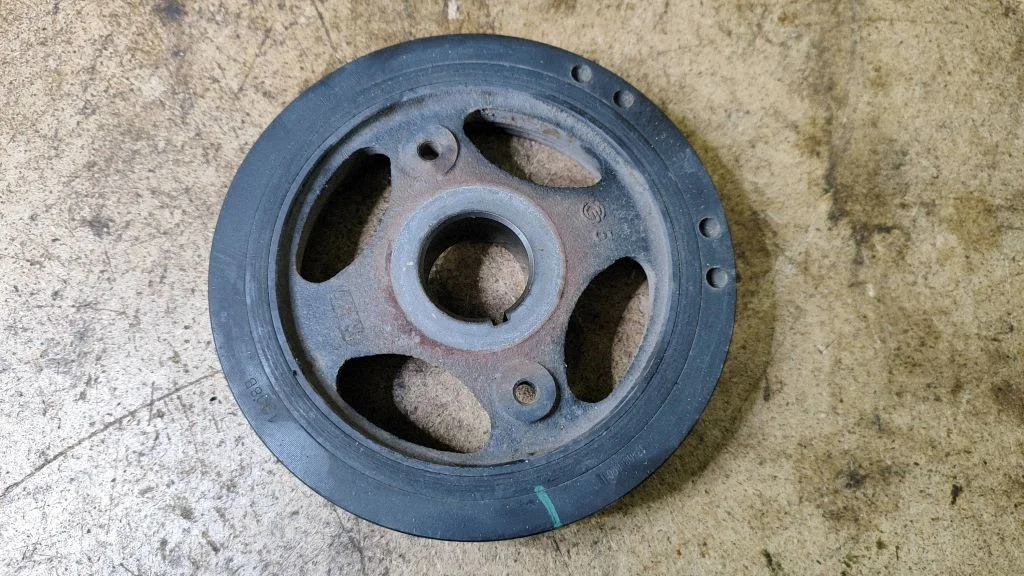 Crankshaft pulley – Toyota Avensis T250 (2006-2009)