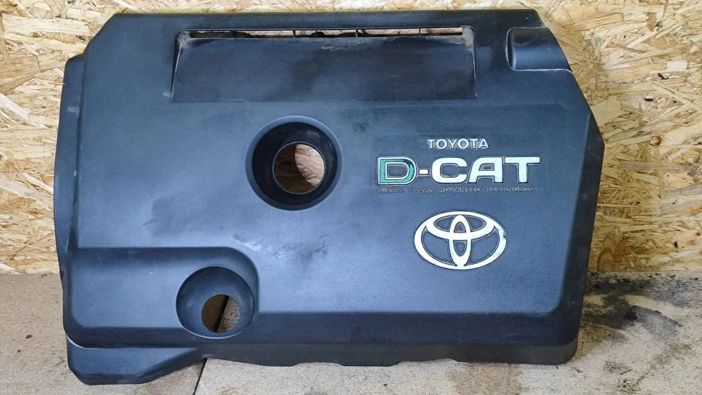 Engine cover (trim) – Toyota Avensis T250 (2006-2009)