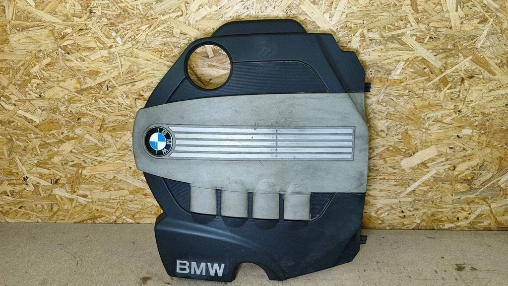 Engine cover (trim) 7797410