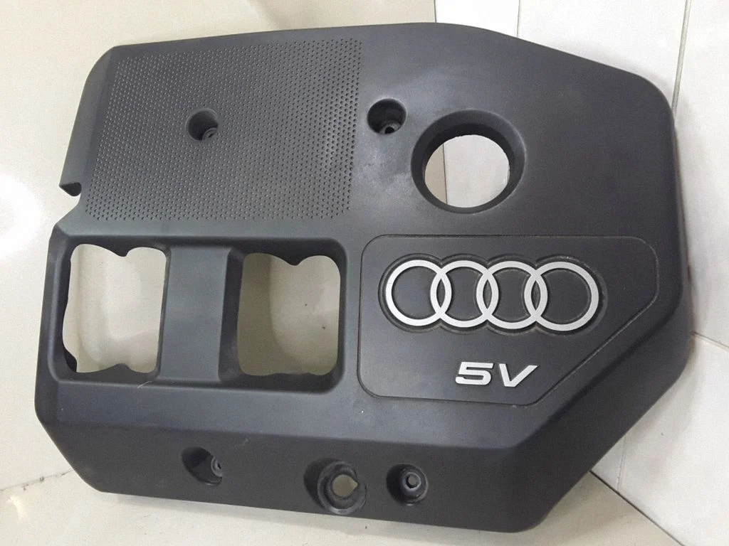 Engine cover (trim) 06A103925J