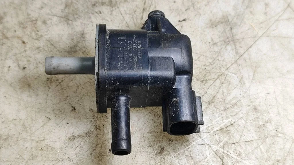 Zawór elektromagnetyczny turbo 90910TC002