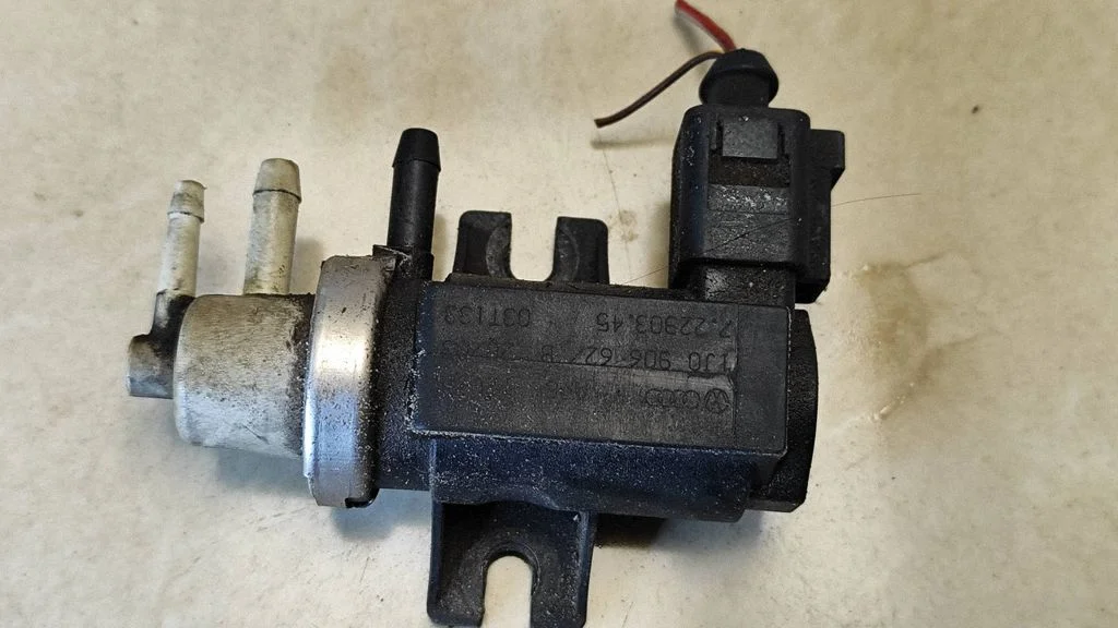 Zawór elektromagnetyczny turbo 1J0906627B