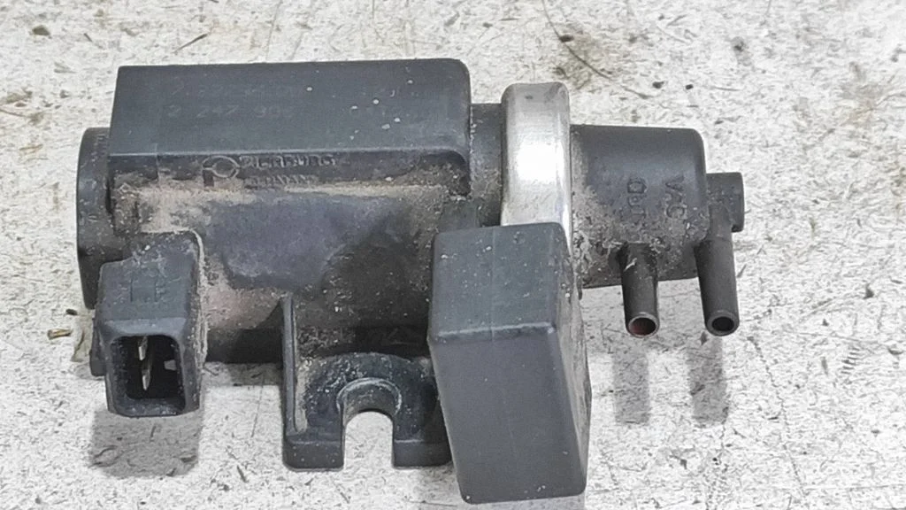 Zawór elektromagnetyczny turbo 2247906
