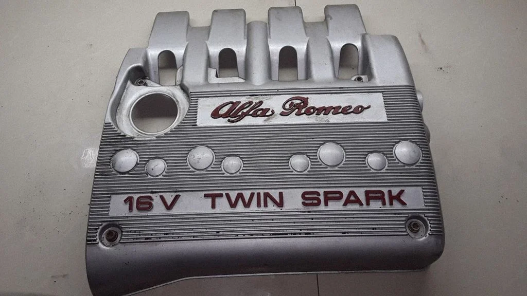 Engine cover (trim)