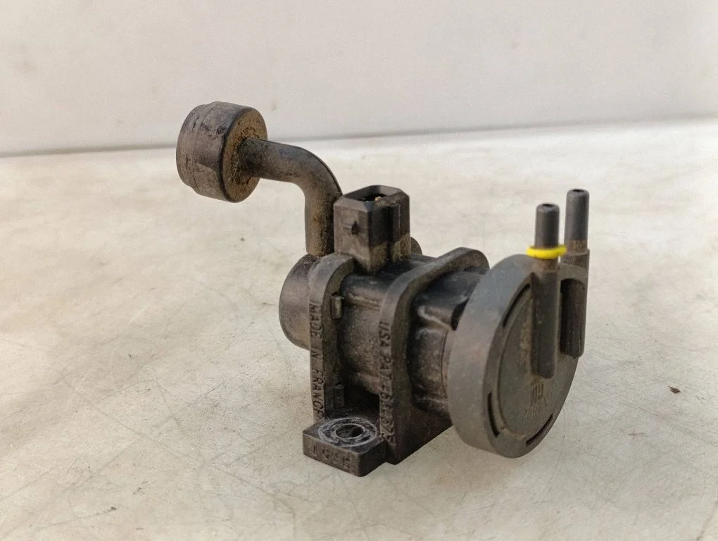 Zawór elektromagnetyczny turbo 09128022