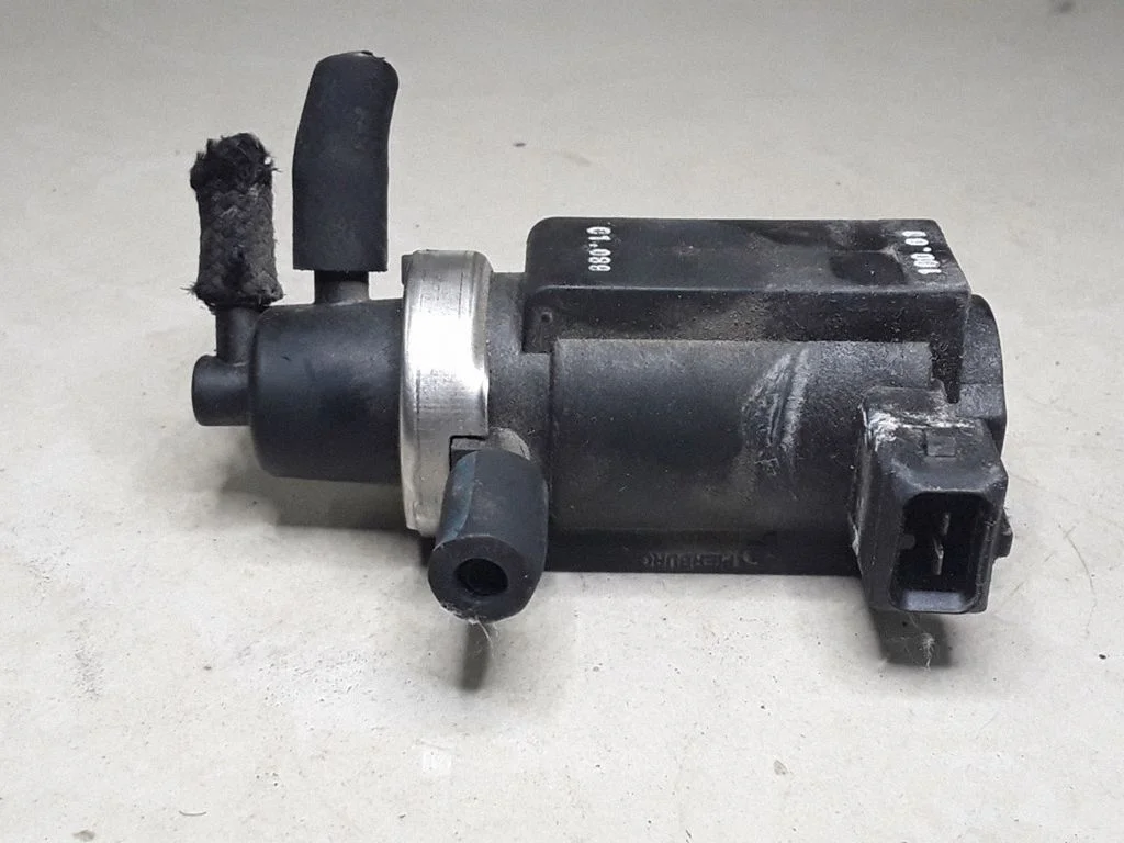 Turbo solenoid valve – Audi A4 S4 B5 8D (1999-2000)