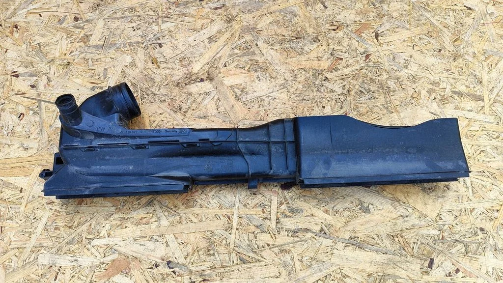 Air intake duct part – Skoda Octavia Mk3 (5E) (2013-2019)