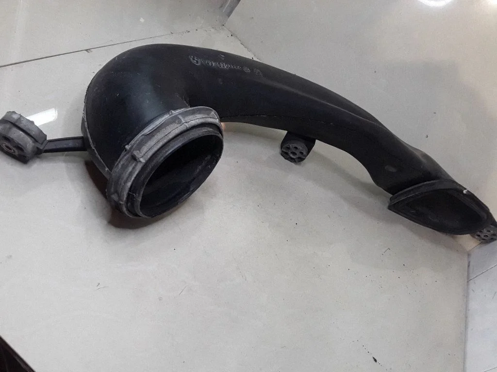 Air intake duct part – BMW 5 Series E39 (1996-2003)