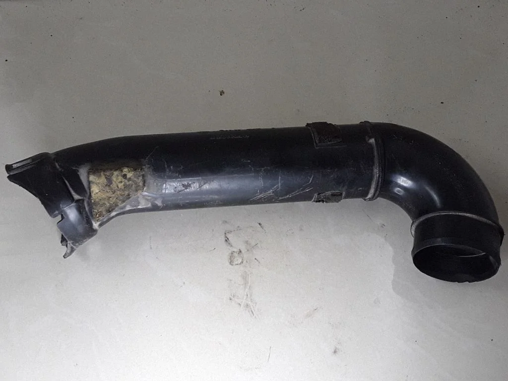 Air intake duct part 8200231516