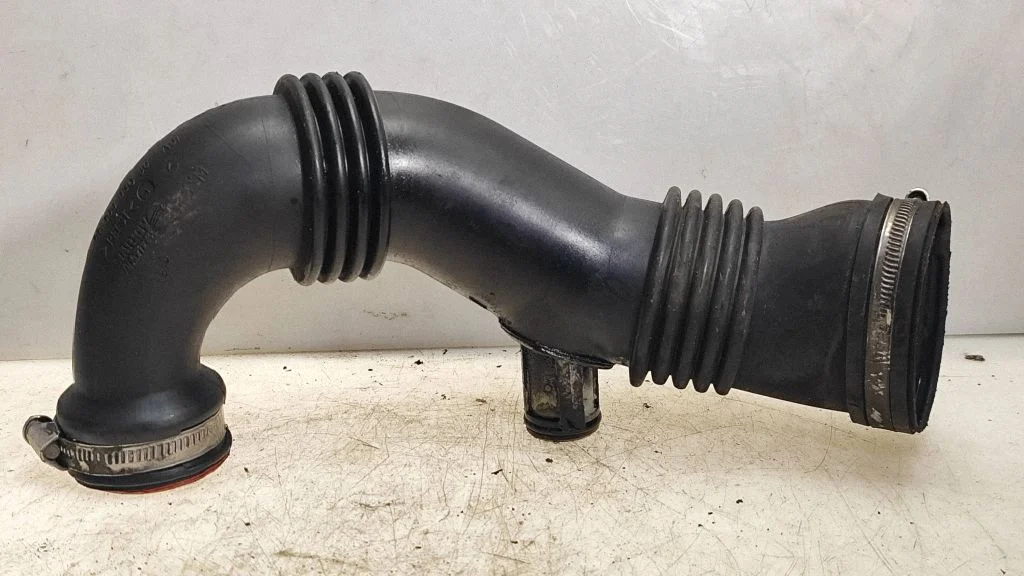 Air intake hose/pipe 9656953680