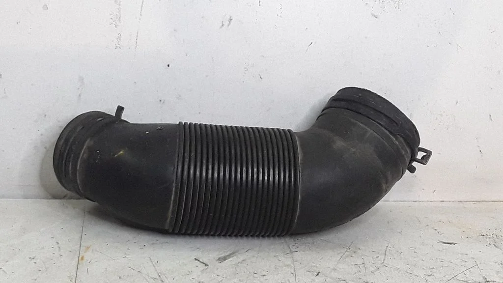 Air intake hose/pipe – Ford Galaxy (2000-2006)