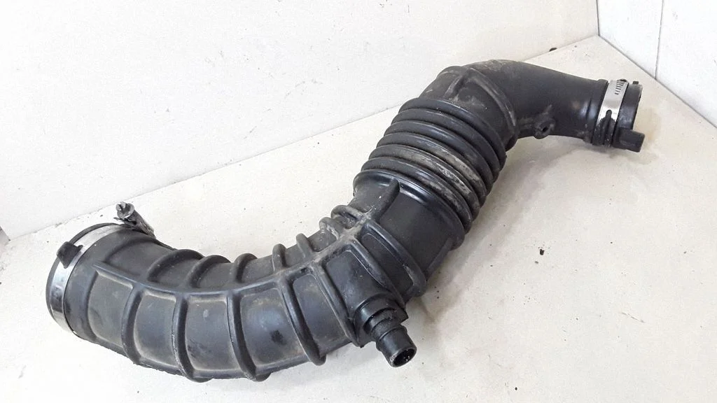 Air intake hose/pipe – Renault Megane II (2002-2005)