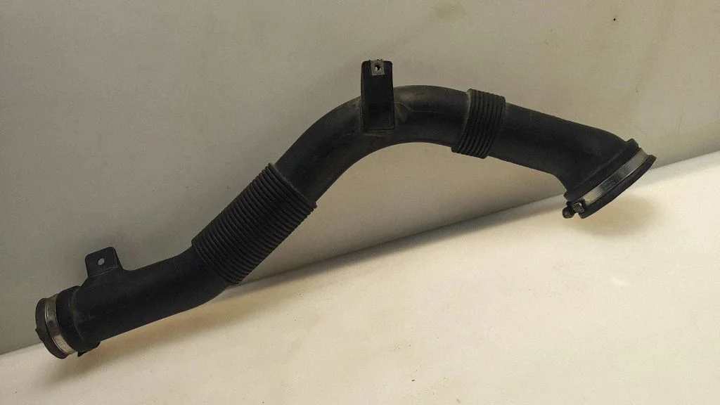 Õhu sisselaske voolik (-ud)/ toru (-d) – Opel Corsa D (2006-2014)