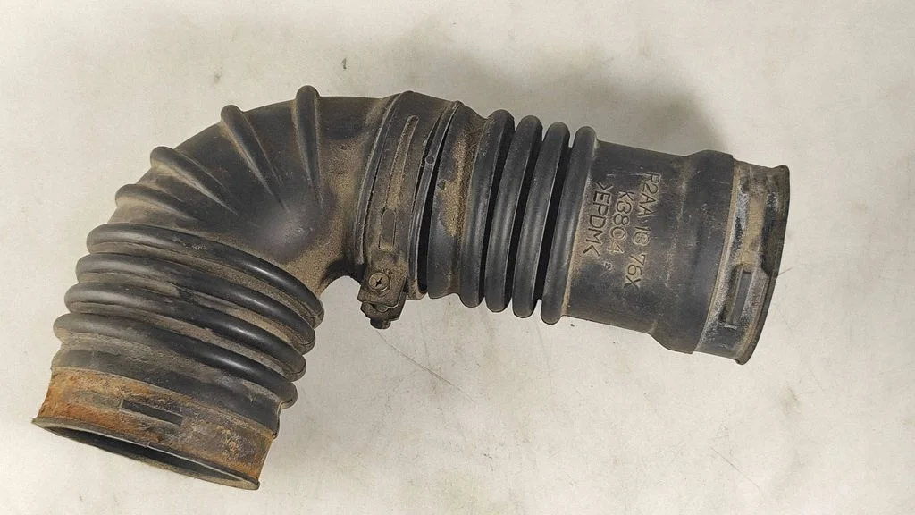 Air intake hose/pipe R2AA1376X
