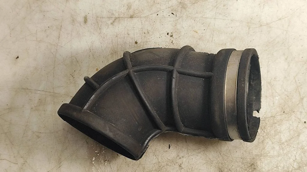 Air intake hose/pipe 90530766SH